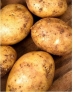 　8、保护土豆的维生素

　　别将洗净切好的土豆放在冷水里浸泡，否则将损失大量的维生素C和维生素B。要想使煮土豆时维生素的损失减少到最低限度，最好别用水煮，而采用蒸食法。

