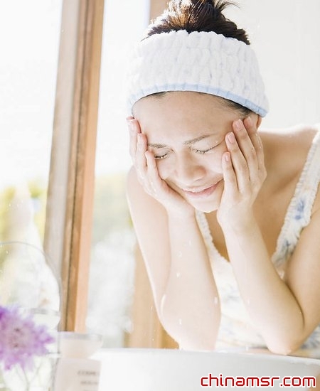 冬季干燥 女人四招防冬季皮膚干癢