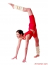 弯腰姿势正确。弯腰搬重物时，要先弯曲膝盖，背部挺直。