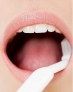 1、刷牙的最佳时时间
饭后3分钟是漱口、刷牙的最佳时间。因为这时，口腔的细菌开始分解食物残渣，其产生的酸性物质易腐蚀、溶解牙釉质，使牙齿受到损害。

